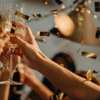 people-toasting-wine-glasses-3171837 people-toasting-wine-glasses-3171837