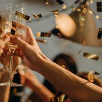 people-toasting-wine-glasses-3171837